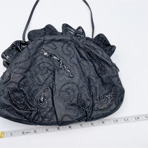 Vintage 80s Miriam Black Leather Ruffle Trim Textured Beaded Clam Shell Purse - Picture 9 of 10
